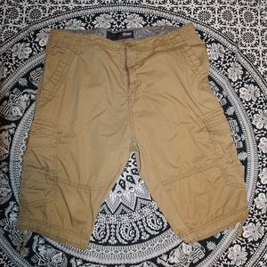 Men’s Tan Cargo Shorts (36in Waist)